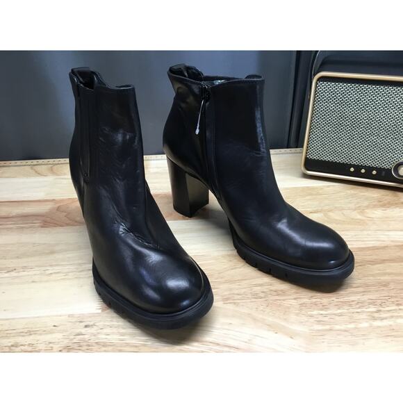 Paul Green Sahara Chelsea Boot Women's 10.5 Black Leather Side Zipper Block Heel - Picture 1 of 10